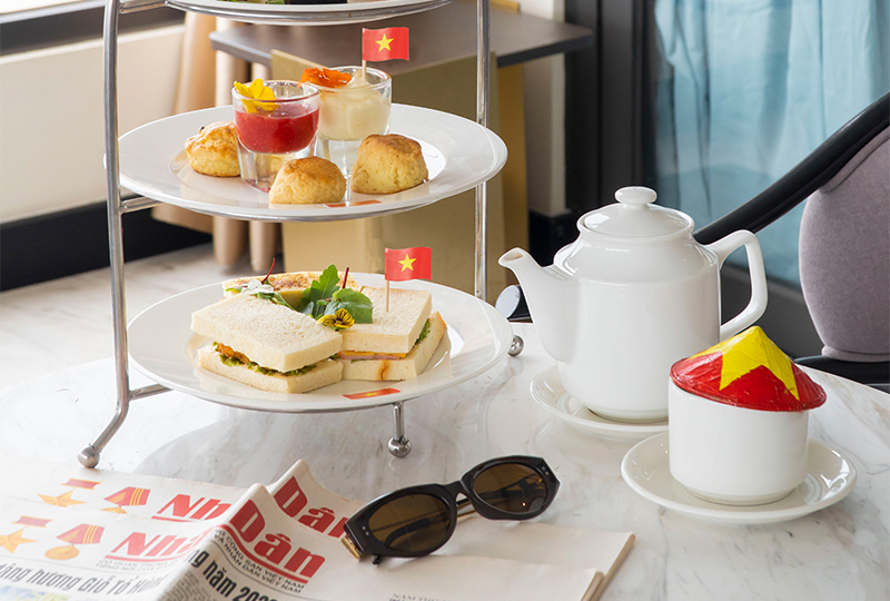 Thưởng Trà Mừng Đại Lễ Tại Charmant Suites